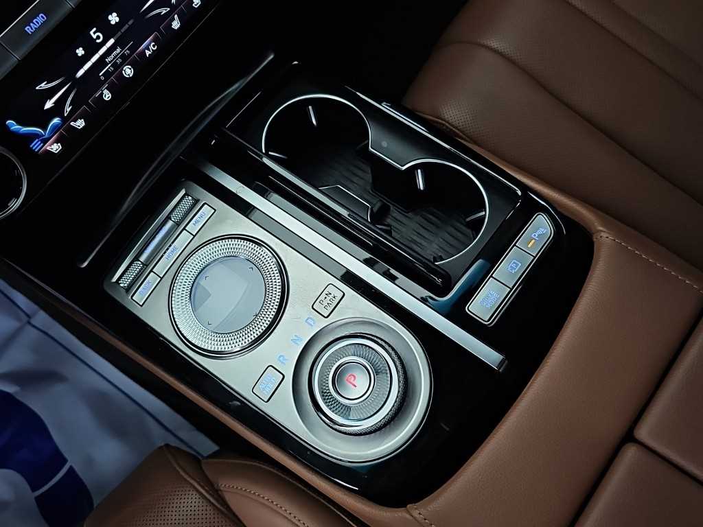 Genesis G80 — photo 08