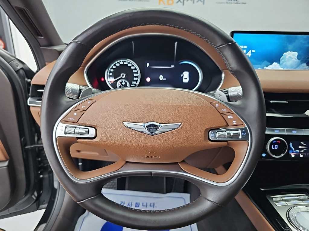 Genesis G80 — photo 09