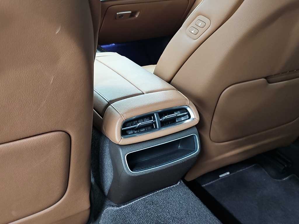 Genesis G80 — photo 13