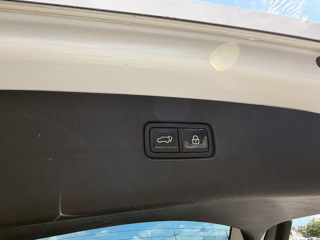 Genesis GV80 — photo 16