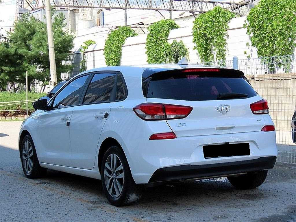 Hyundai i30 — photo 03