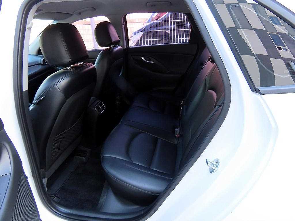 Hyundai i30 — photo 06
