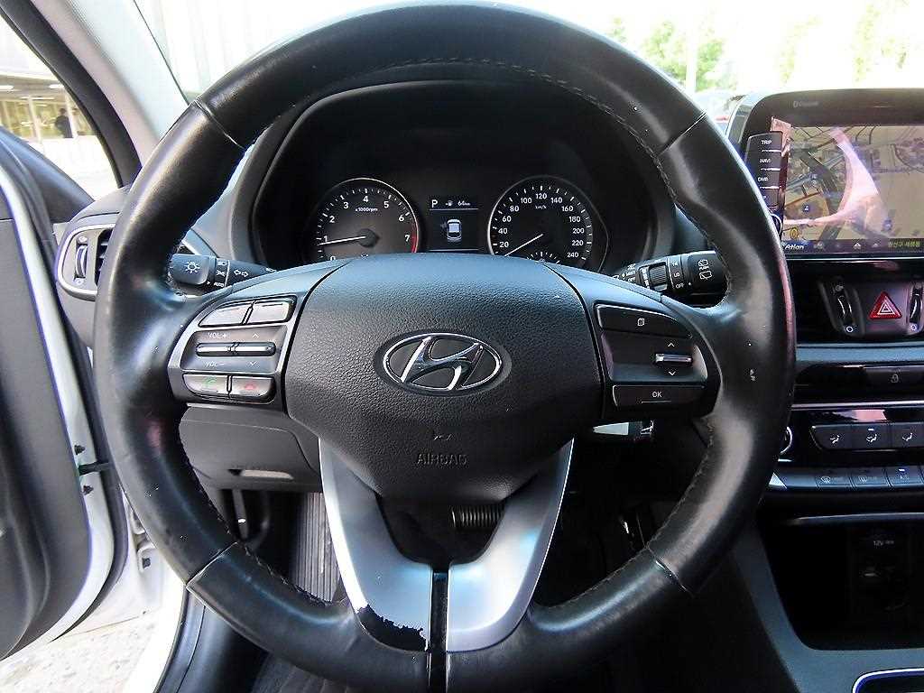 Hyundai i30 — photo 08