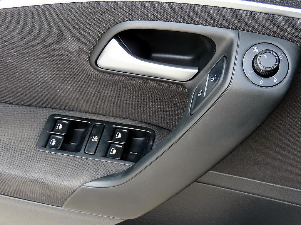 Volkswagen Polo — photo 11