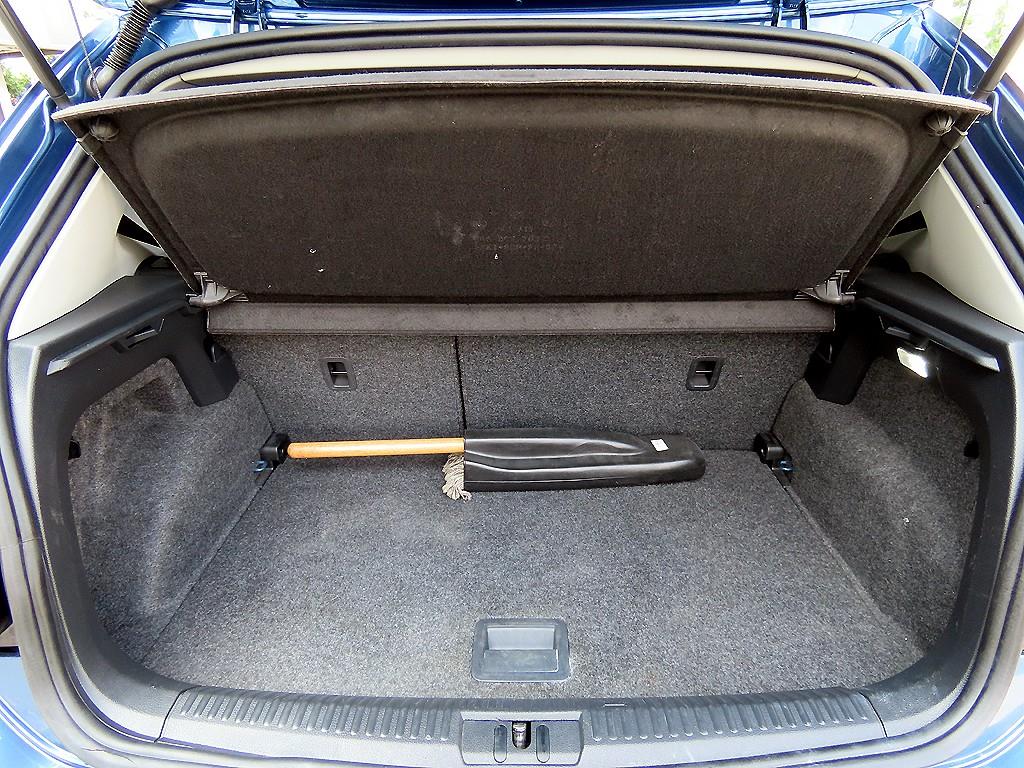 Volkswagen Polo — photo 17