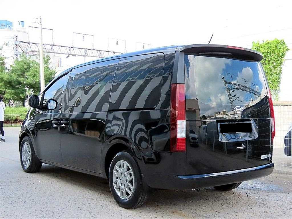 Hyundai Staria — photo 03