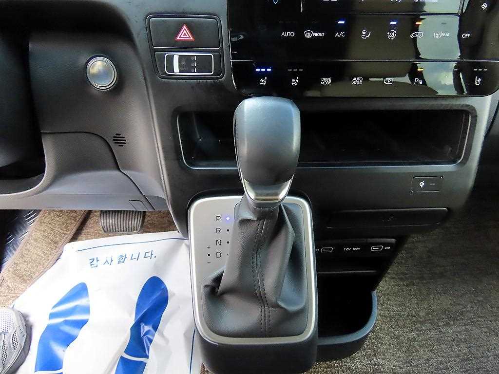 Hyundai Staria — photo 10