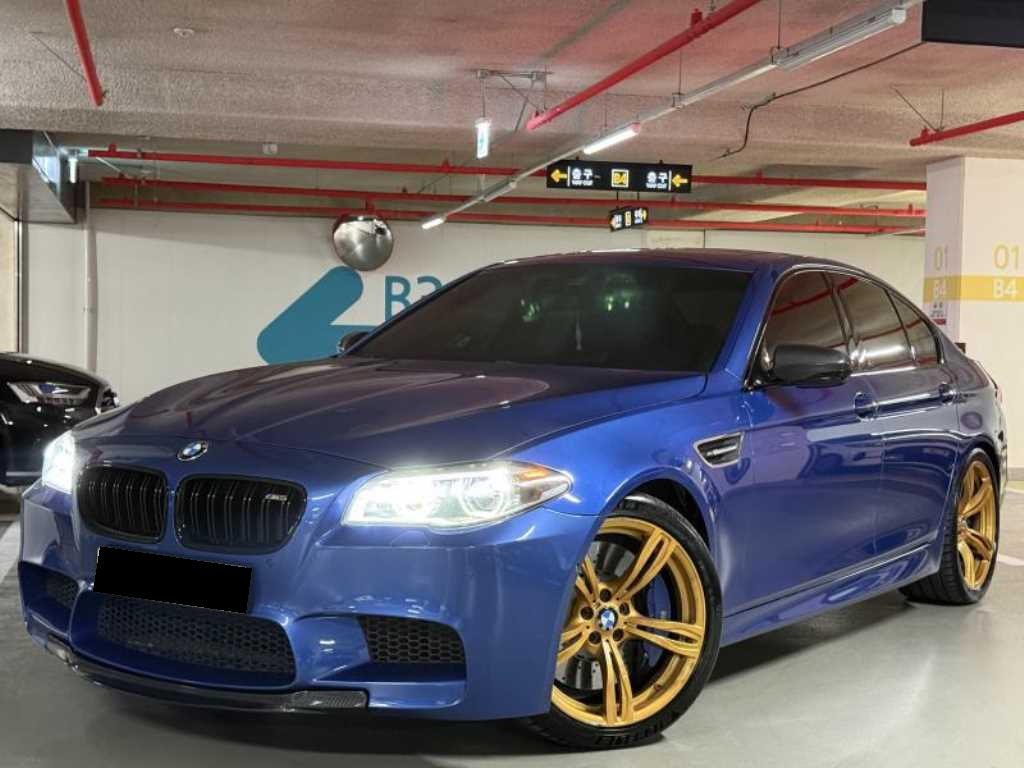 BMW M5 — photo 01