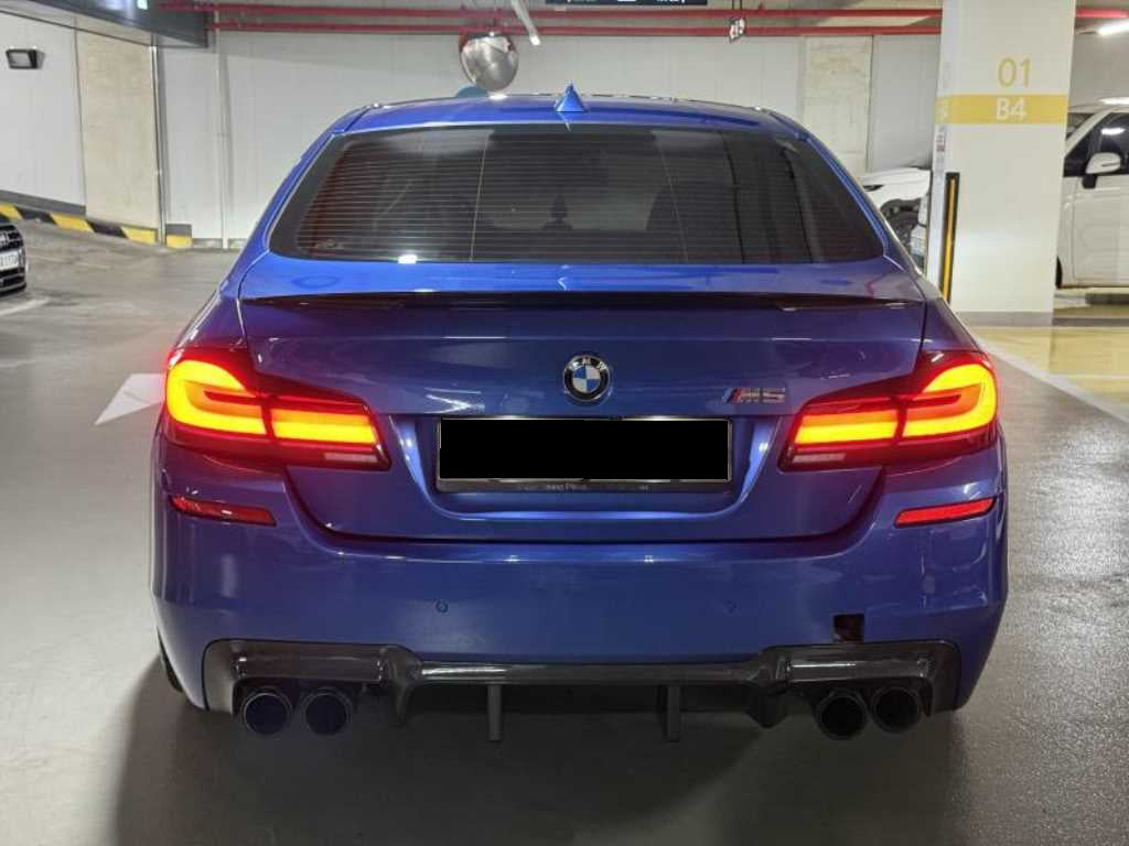BMW M5 — photo 06