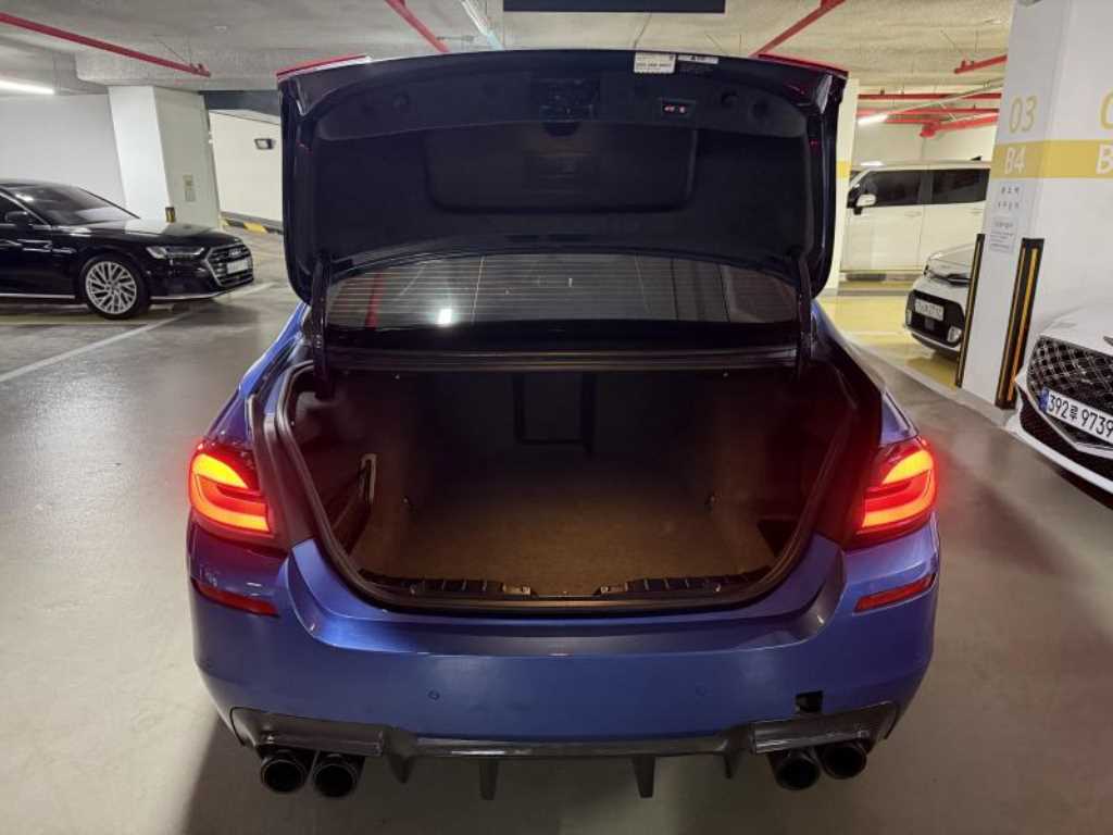 BMW M5 — photo 07