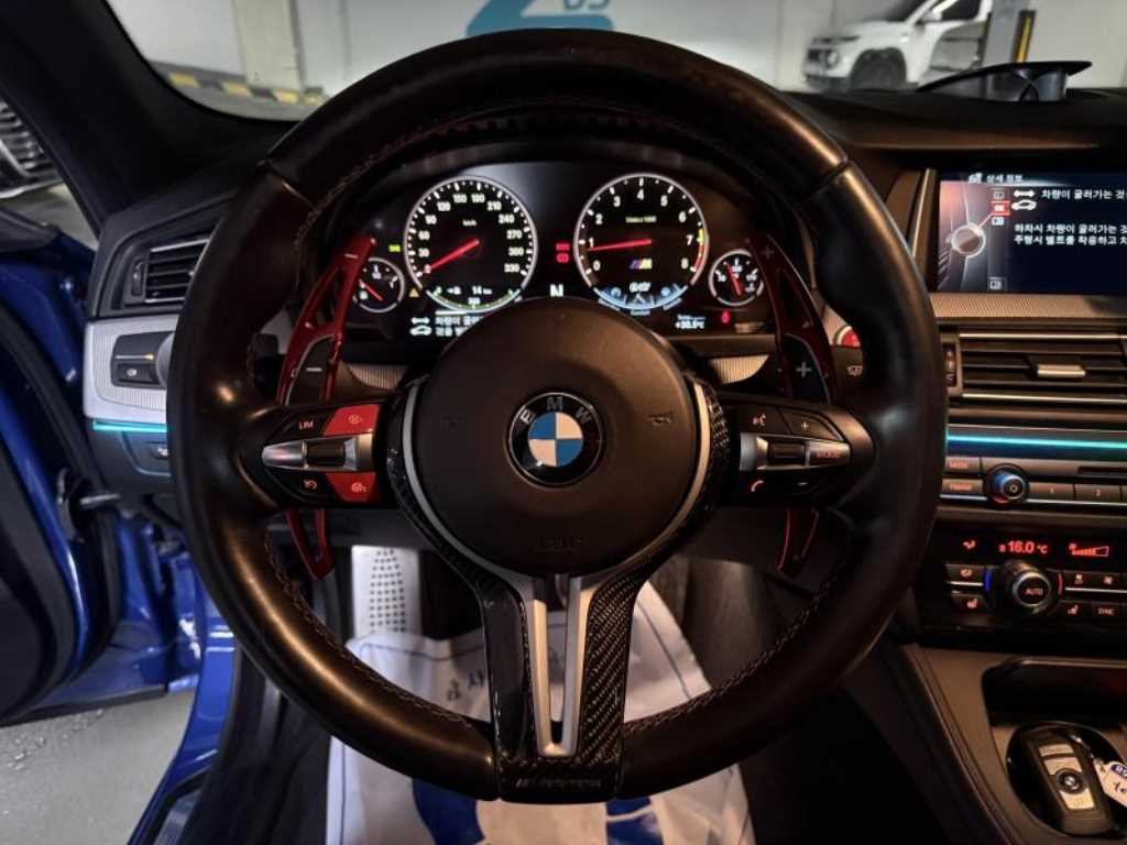 BMW M5 — photo 11