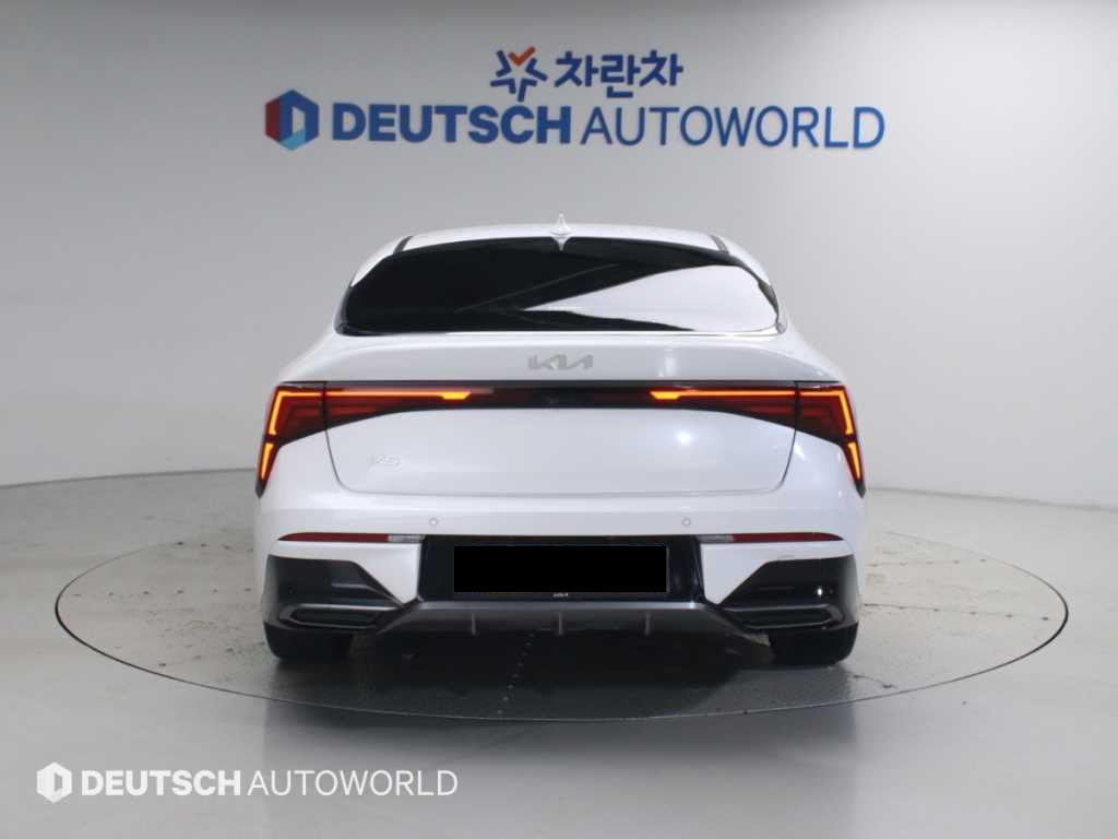 Kia K5 — photo 04