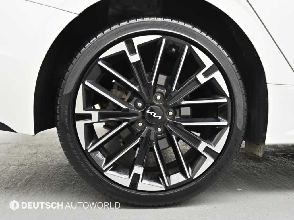 Kia K5 — photo 05