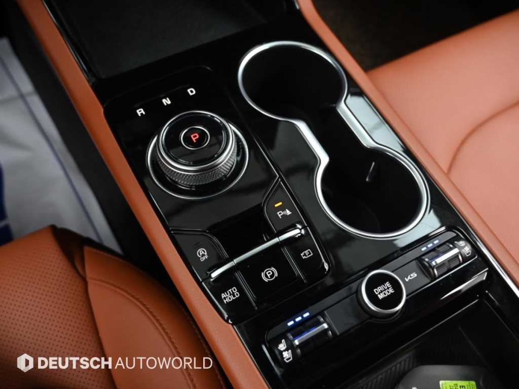 Kia K5 — photo 09