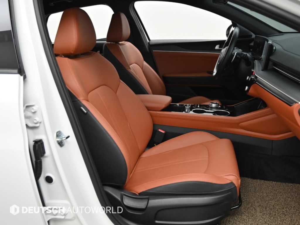 Kia K5 — photo 10