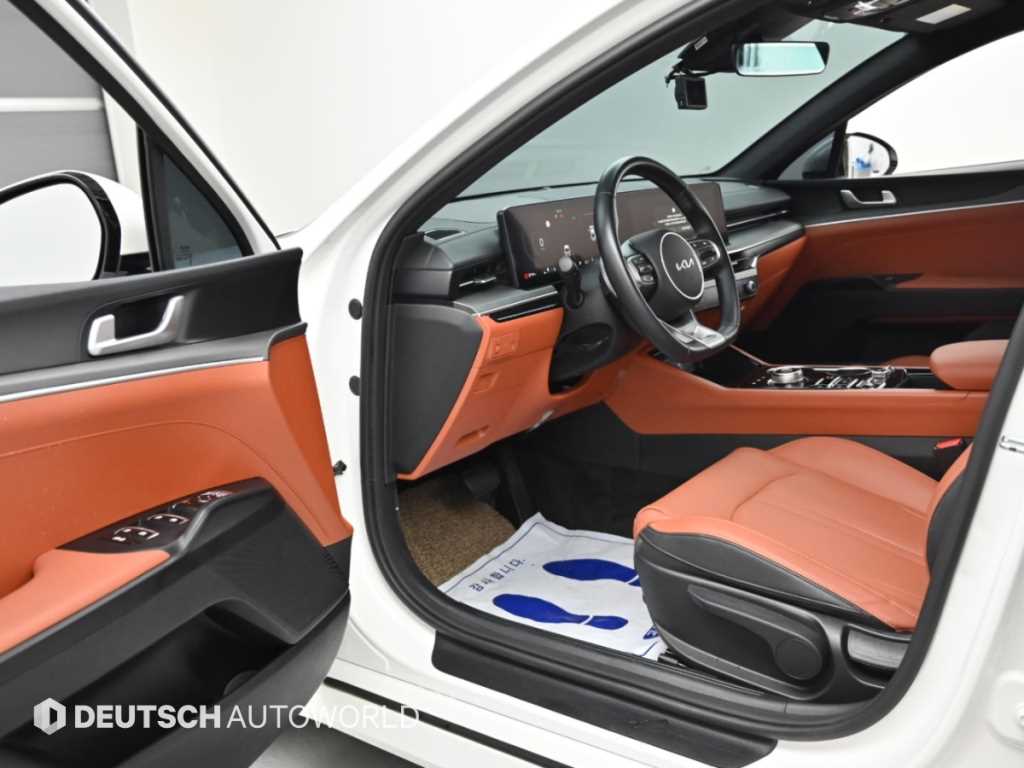 Kia K5 — photo 11