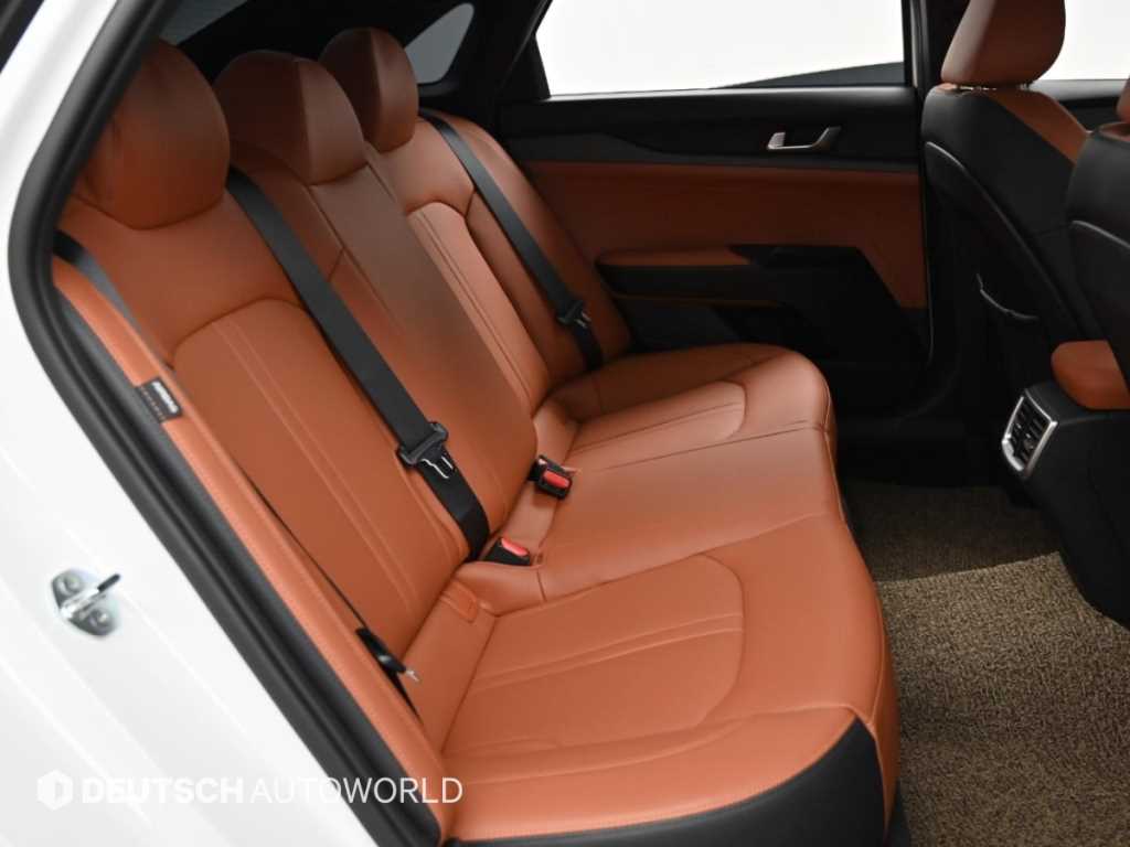 Kia K5 — photo 12