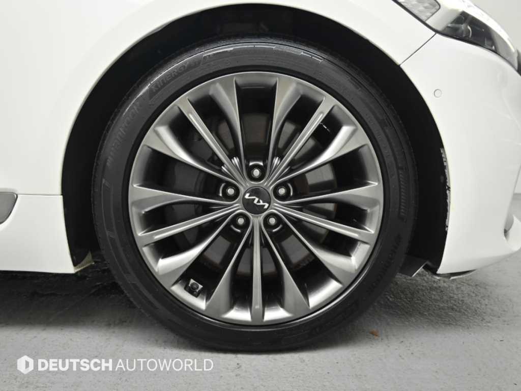 Kia K9 — photo 05