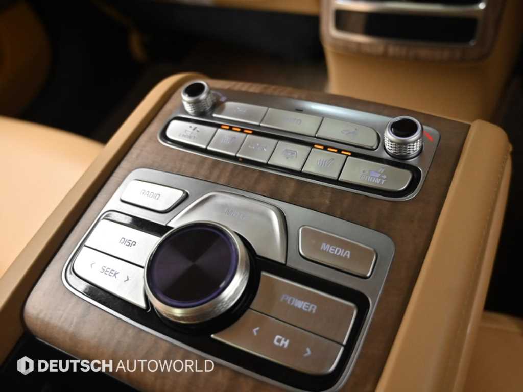 Kia K9 — photo 16