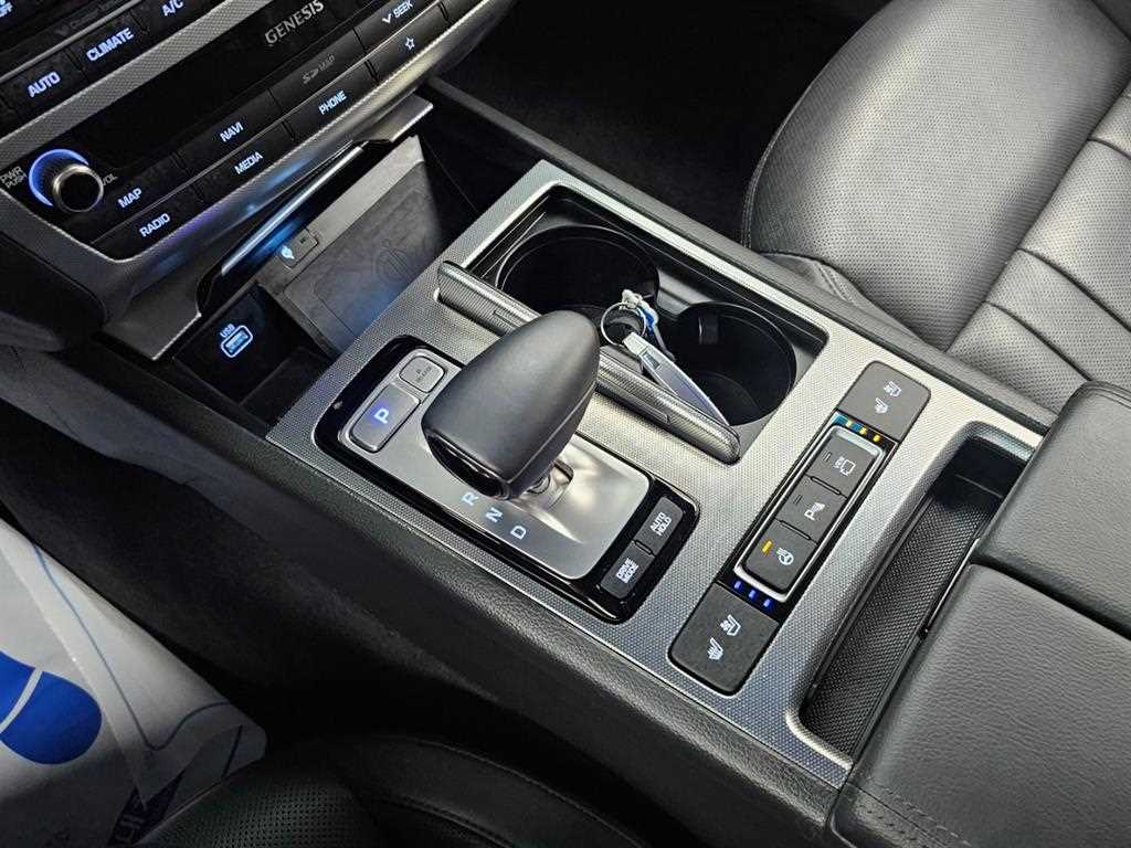 Genesis G80 — photo 09