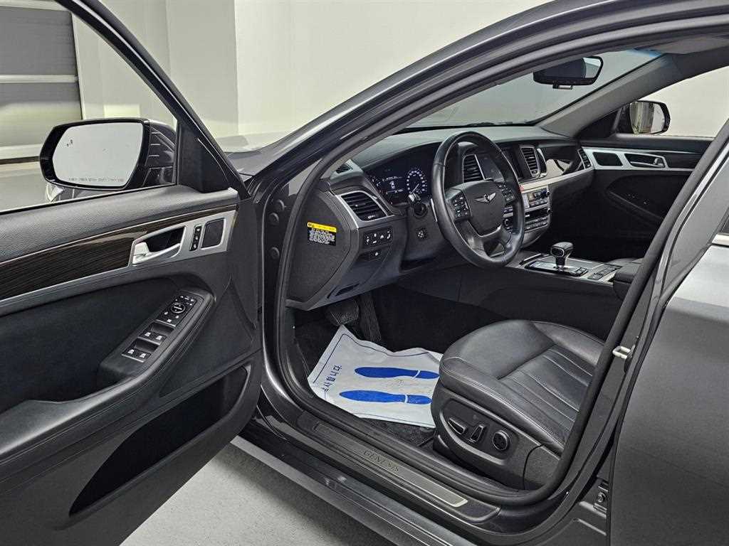 Genesis G80 — photo 11