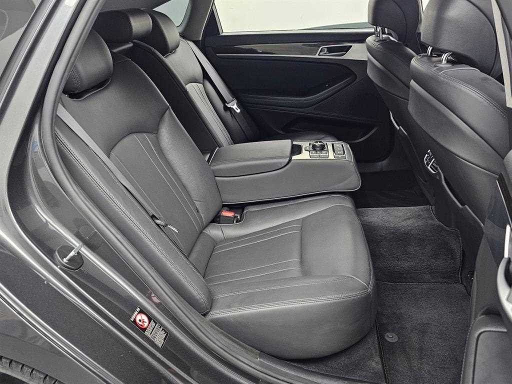 Genesis G80 — photo 12