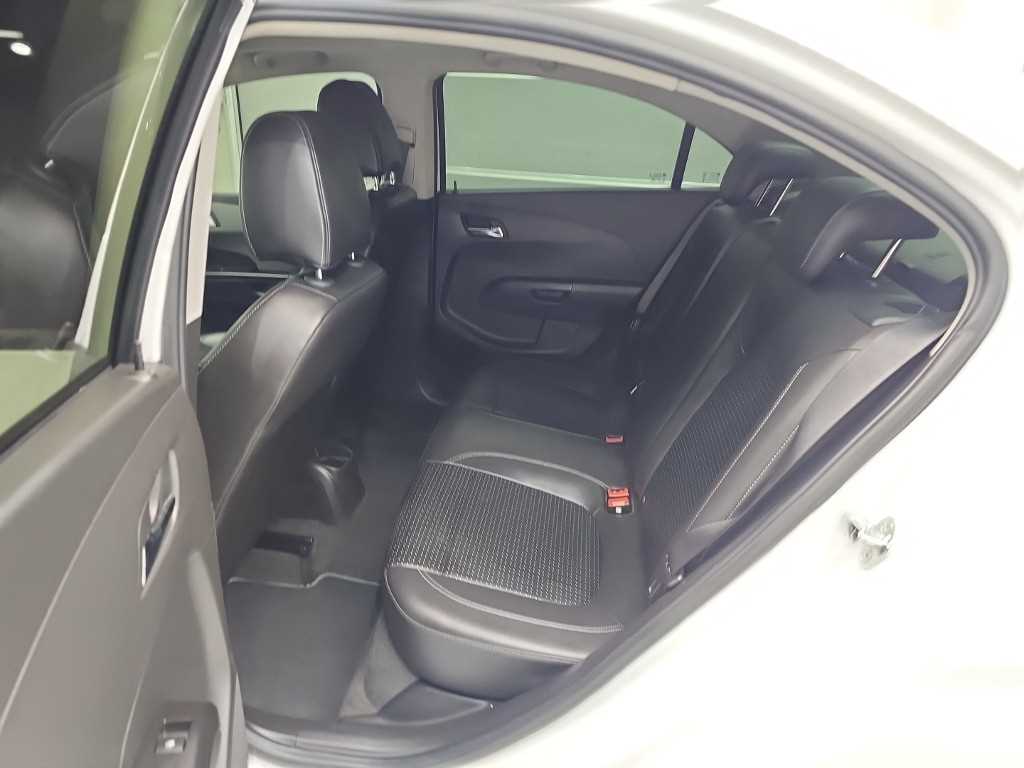 CHEVROLET Aveo — photo 12