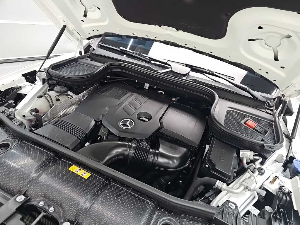 Mercedes-Benz GLE-Class — photo 05