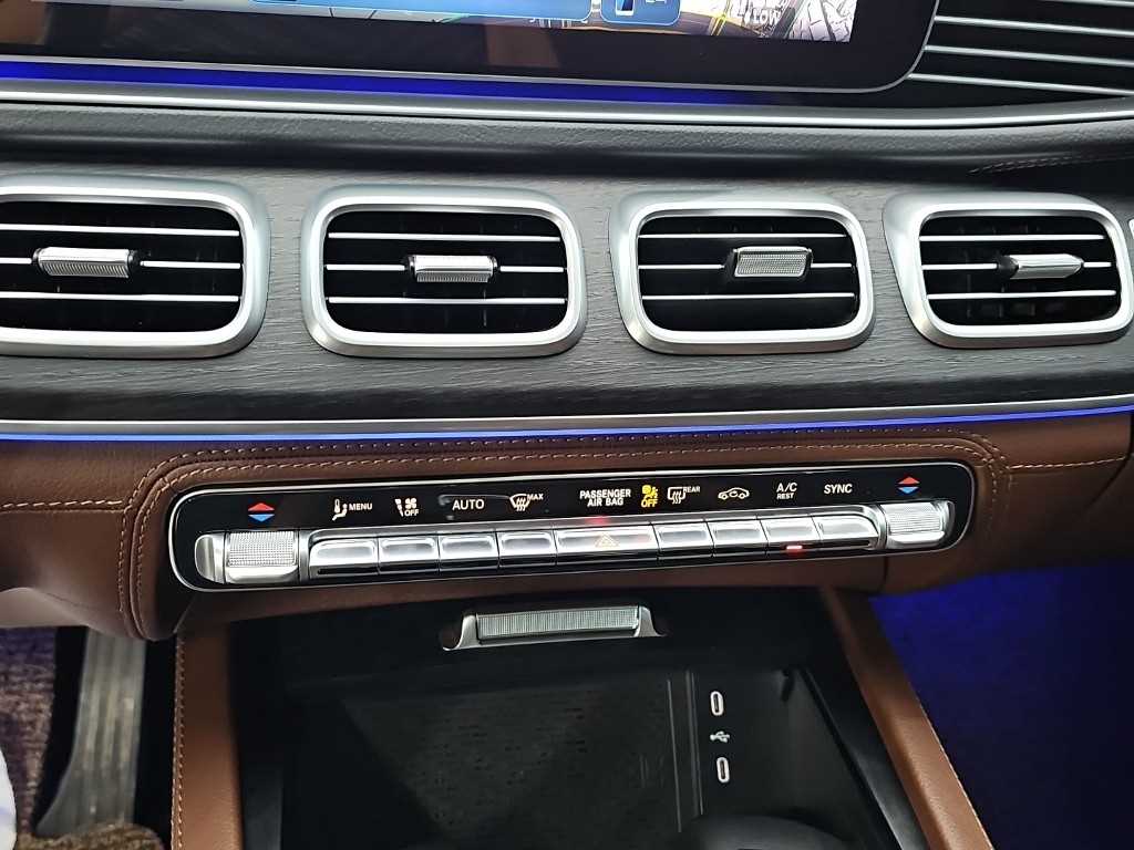 Mercedes-Benz GLE-Class — photo 10