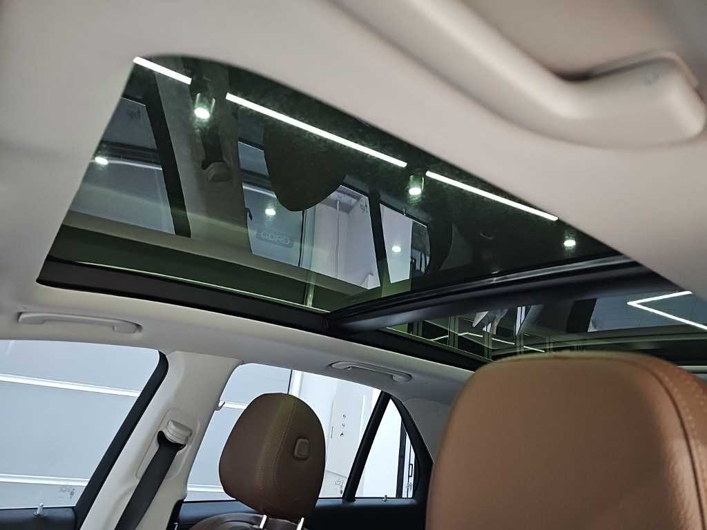 Mercedes-Benz GLE-Class — photo 14