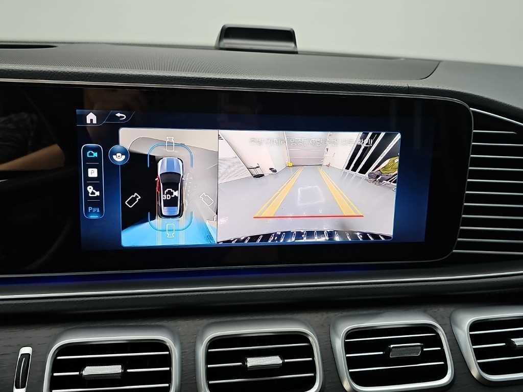 Mercedes-Benz GLE-Class — photo 16