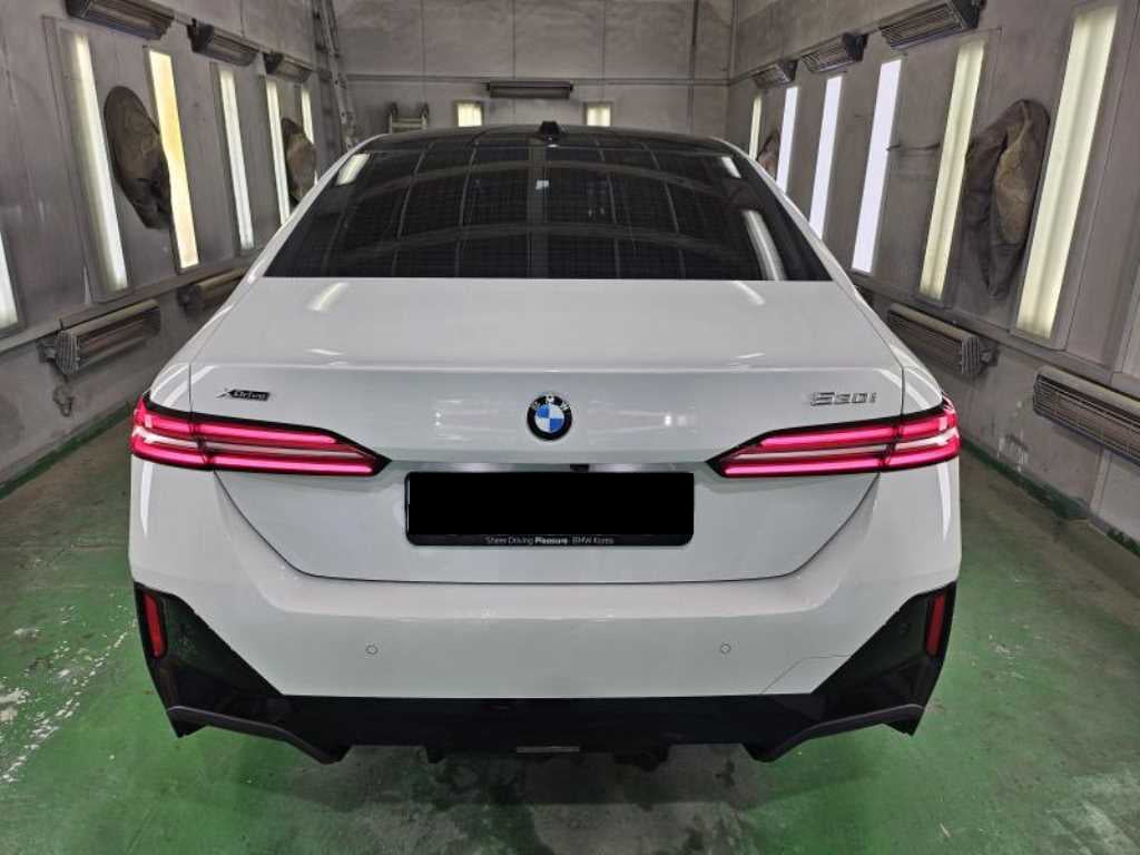 BMW 5-Series — photo 02
