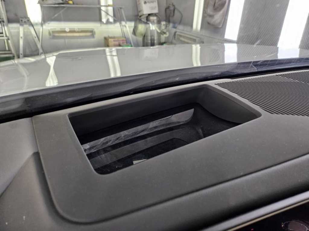 BMW 5-Series — photo 09