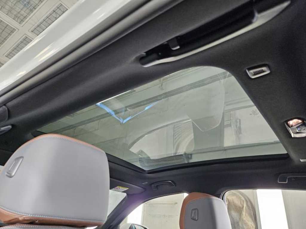 BMW 5-Series — photo 17