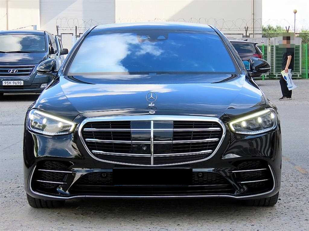 Mercedes-Benz S-Class — photo 01