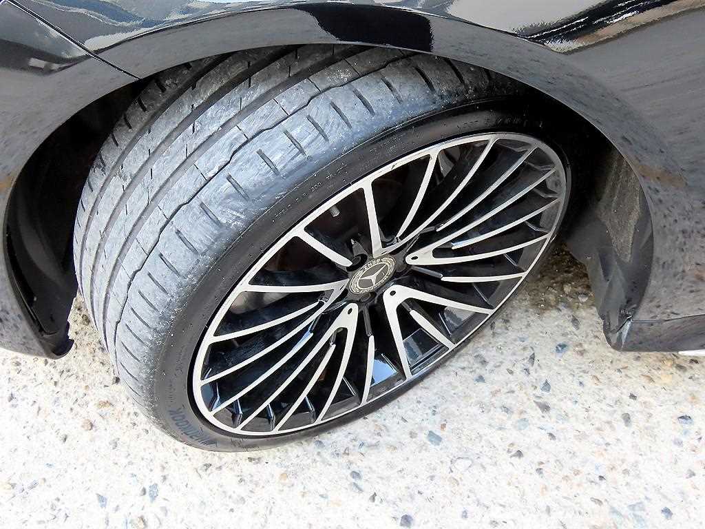 Mercedes-Benz S-Class — photo 20