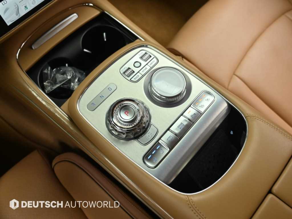 Genesis G90 — photo 09