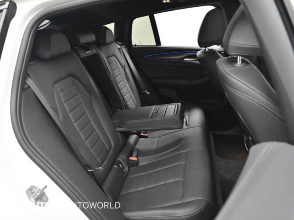 BMW X4 — photo 12