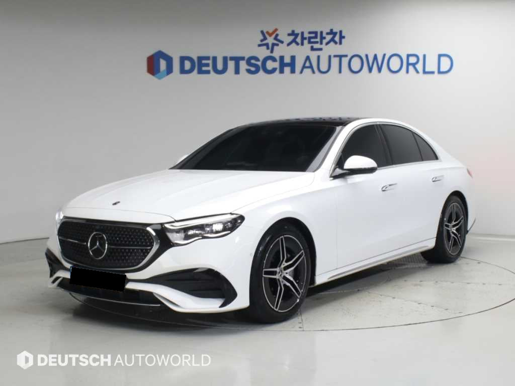 Mercedes-Benz E-Class — photo 01