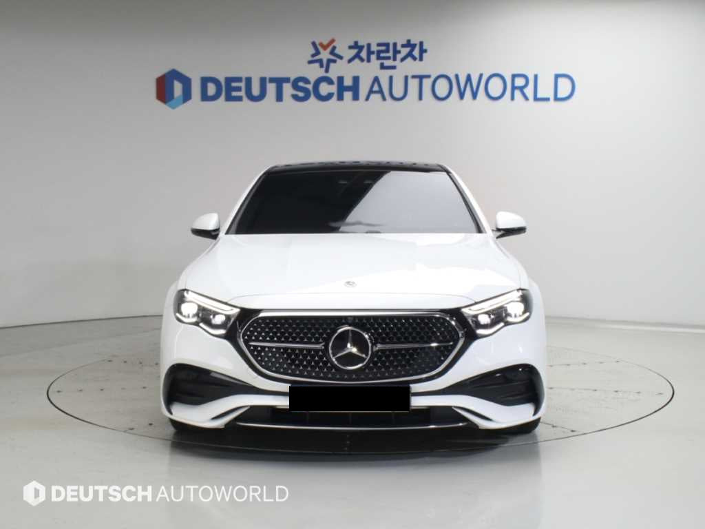 Mercedes-Benz E-Class — photo 03