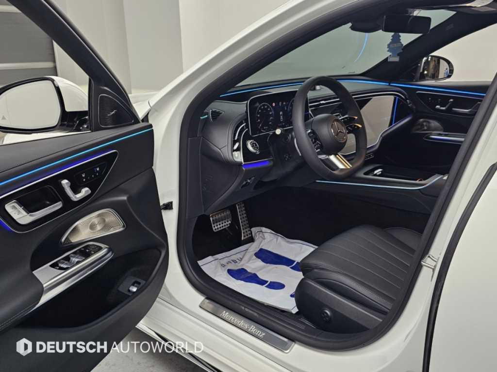 Mercedes-Benz E-Class — photo 11