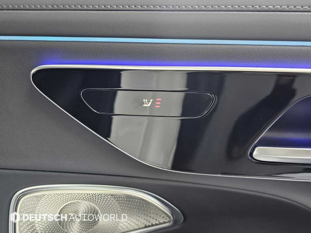 Mercedes-Benz E-Class — photo 16