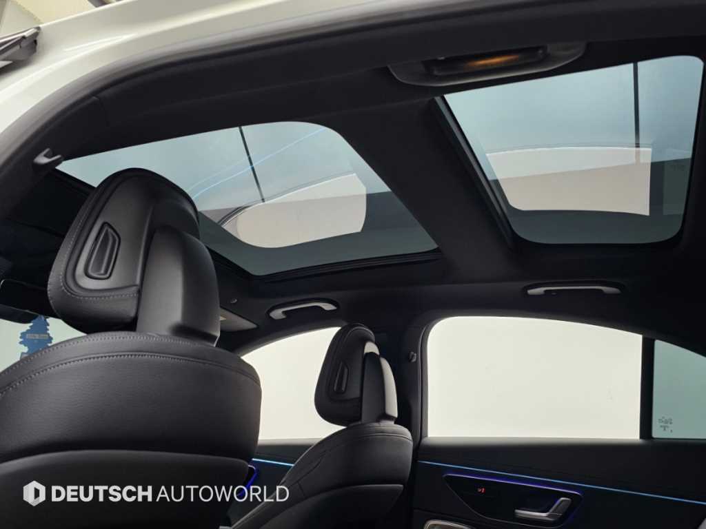 Mercedes-Benz E-Class — photo 18