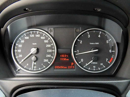 BMW 3-Series — photo 09