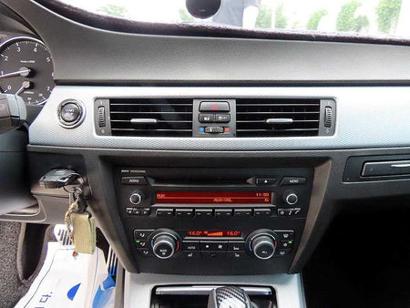 BMW 3-Series — photo 12