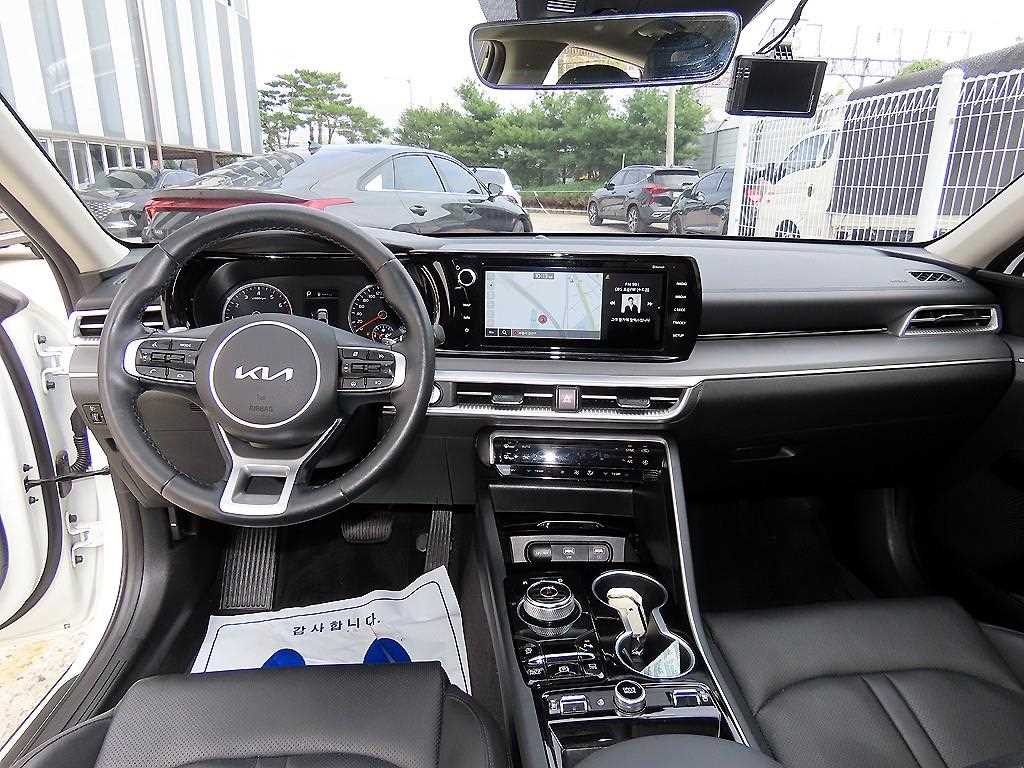 Kia K5 — photo 07