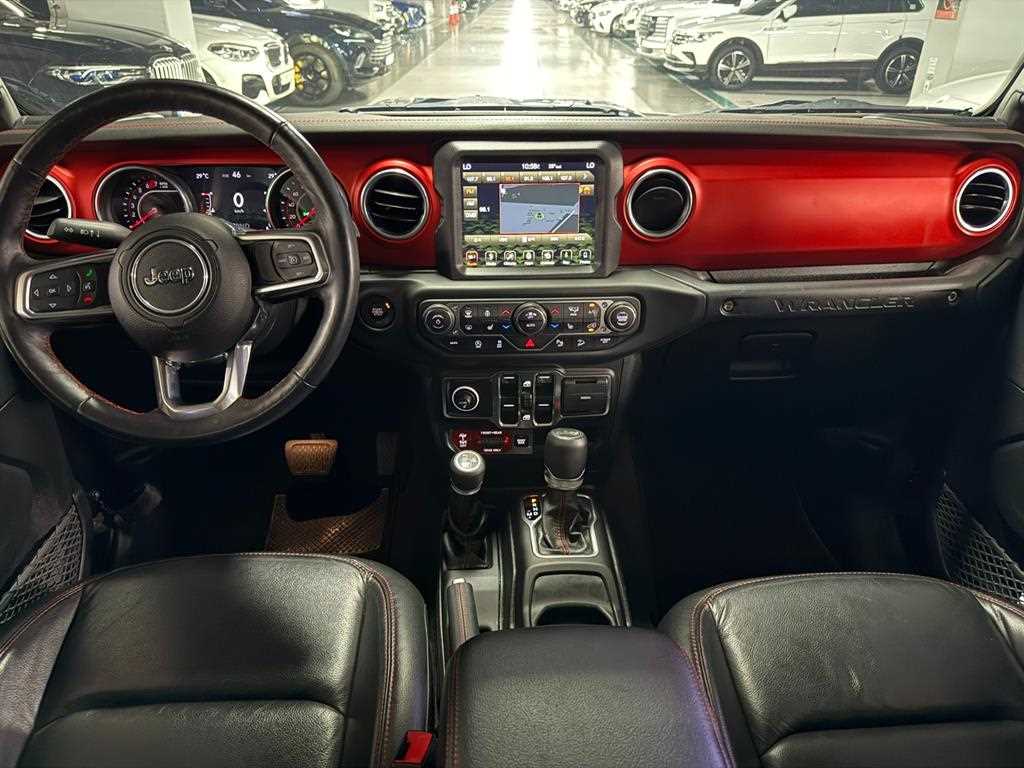 Jeep Wrangler — photo 08