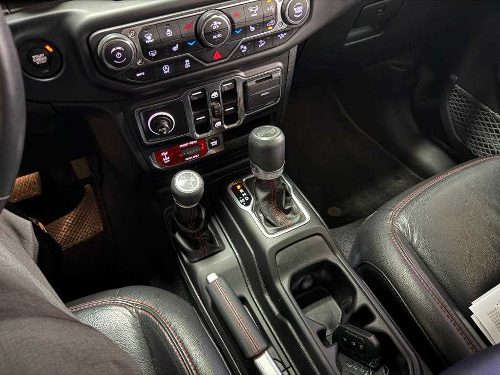 Jeep Wrangler — photo 15