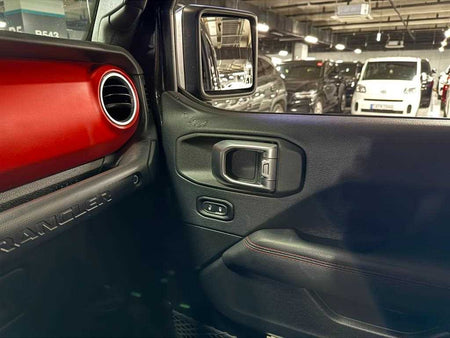 Jeep Wrangler — photo 17