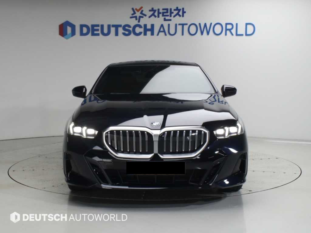 BMW 5-Series — photo 03